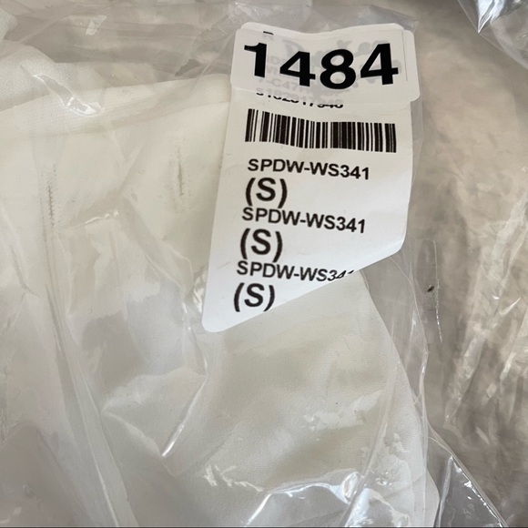 superdown Kalene Puff Sleeve Top in White Button Cuff Sleeves Size Small - Picture 8 of 8